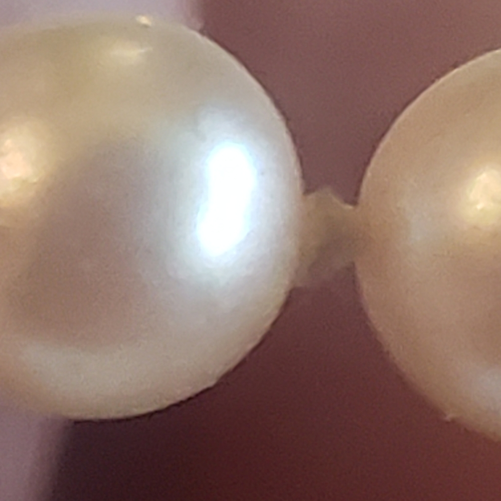 GSJ 18" strand of Pearls with 14kt Gold Clasp.    FF160 - Picture 2 of 4